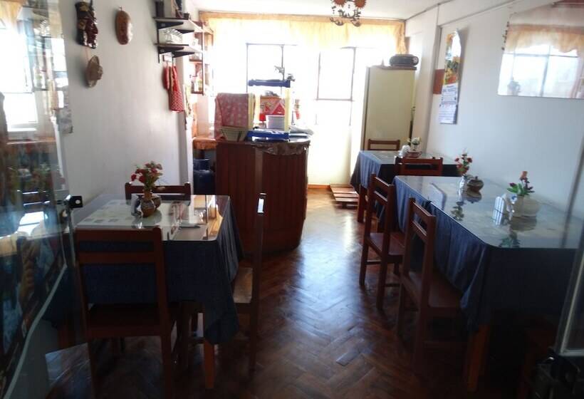 ホテル Presidente Inn   Hostel