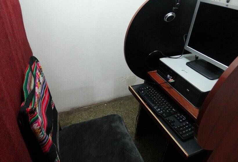 ホテル Presidente Inn   Hostel