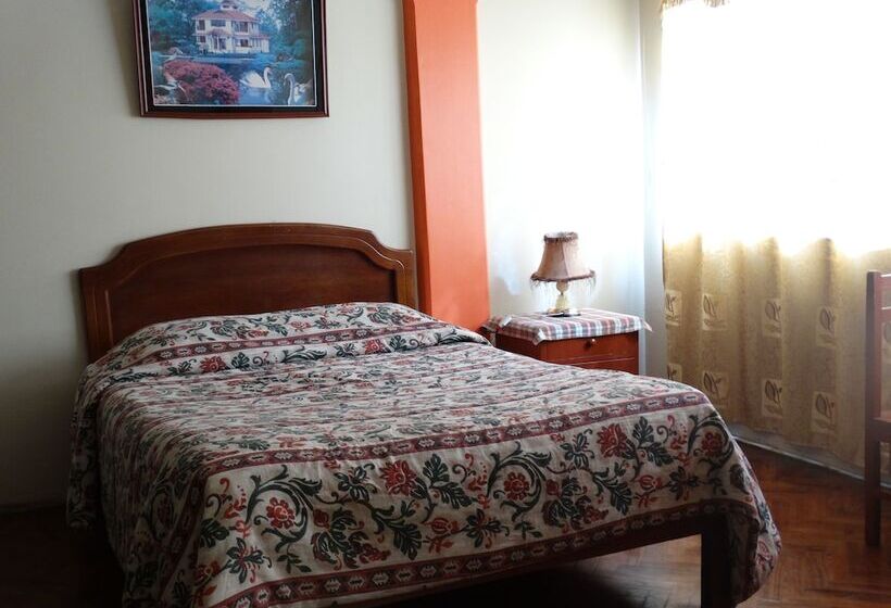 ホテル Presidente Inn   Hostel