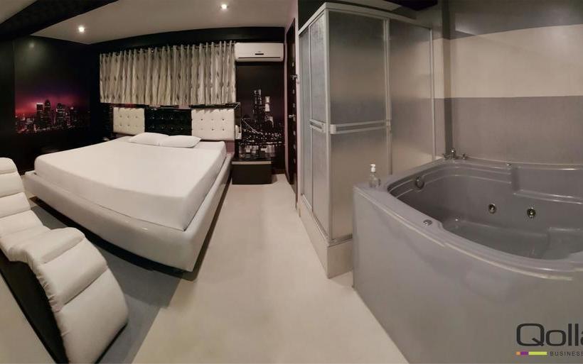 בית מלון כפרי Qollana Business