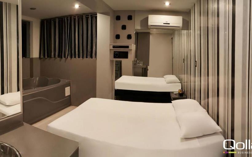 בית מלון כפרי Qollana Business