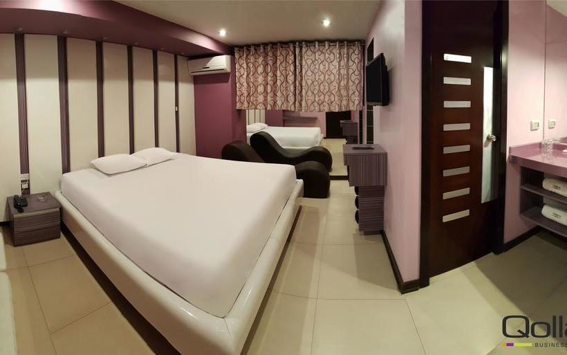 בית מלון כפרי Qollana Business