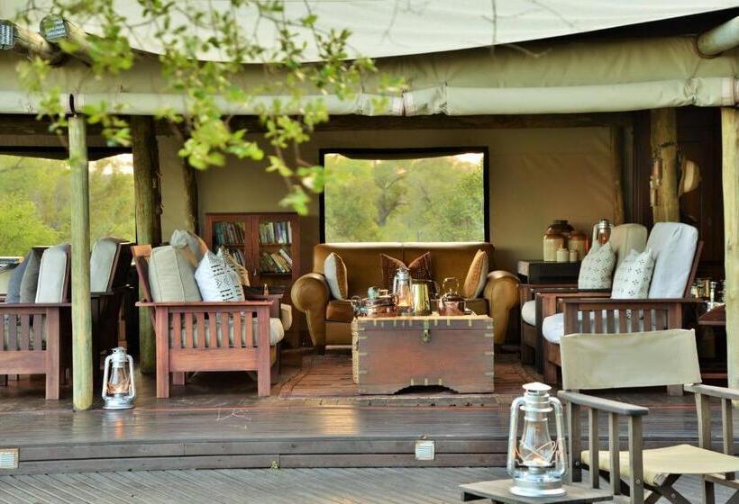 בית מלון כפרי Rhino Walking Safaris