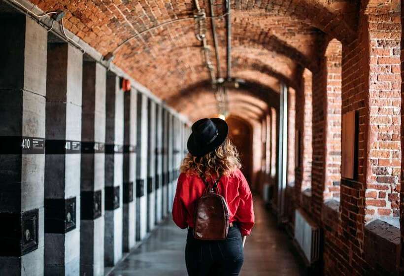 فندق Saintlo Ottawa Jail Hostel