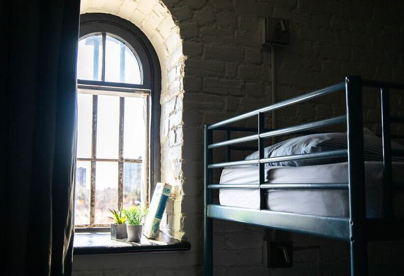 فندق Saintlo Ottawa Jail Hostel