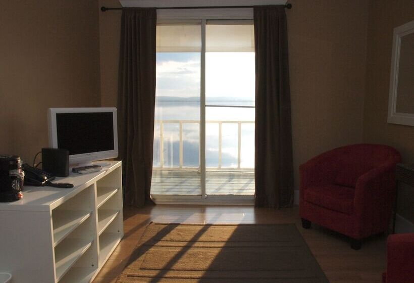 ホテル Sands On Golden Lake