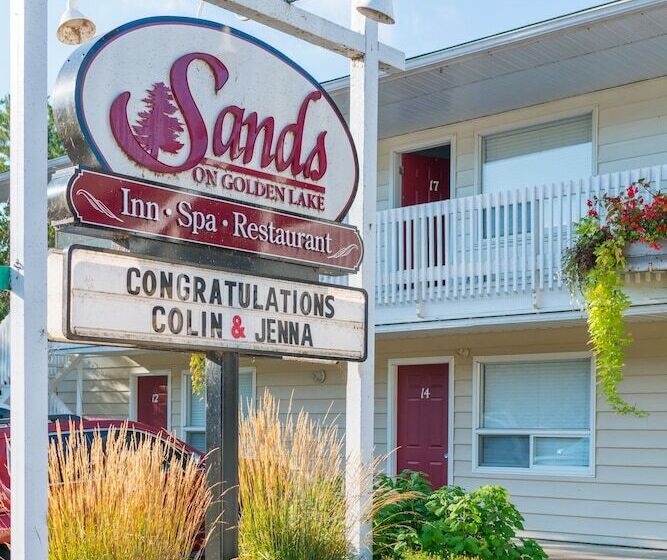 ホテル Sands On Golden Lake