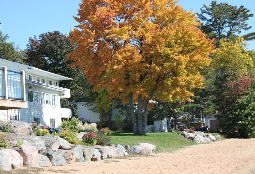 ホテル Sands On Golden Lake