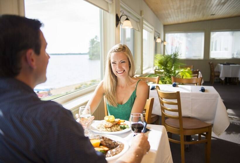 ホテル Sands On Golden Lake