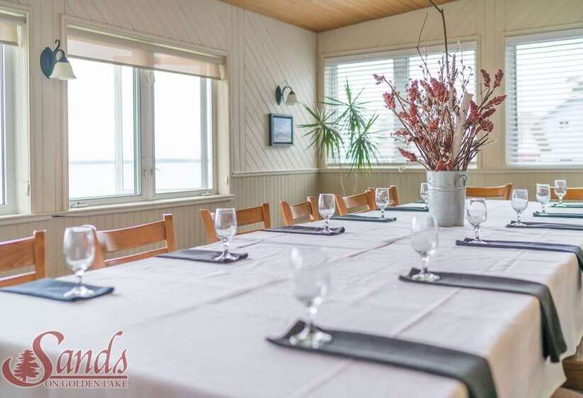 ホテル Sands On Golden Lake