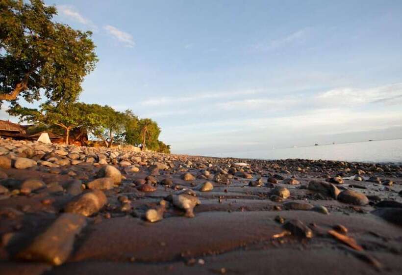 בית מלון כפרי Segara Bukit Seaside Cottages