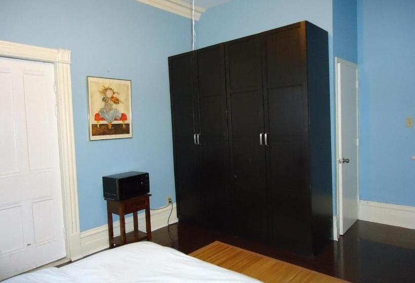 Отель Spadina 11 Guesthouse