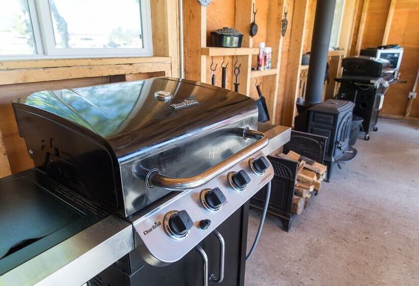 فندق Stardust Inn And Chalets