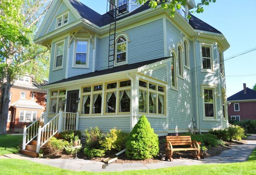 فندق Summerside Inn Bed And Breakfast