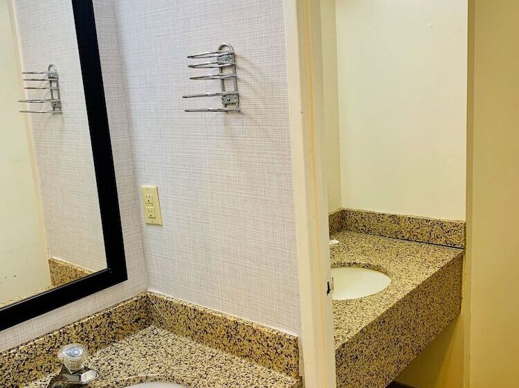 Отель Super 5 Inn