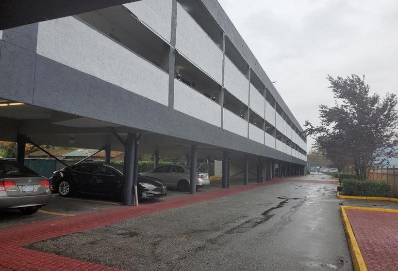 فندق Travelodge By Wyndham Surrey