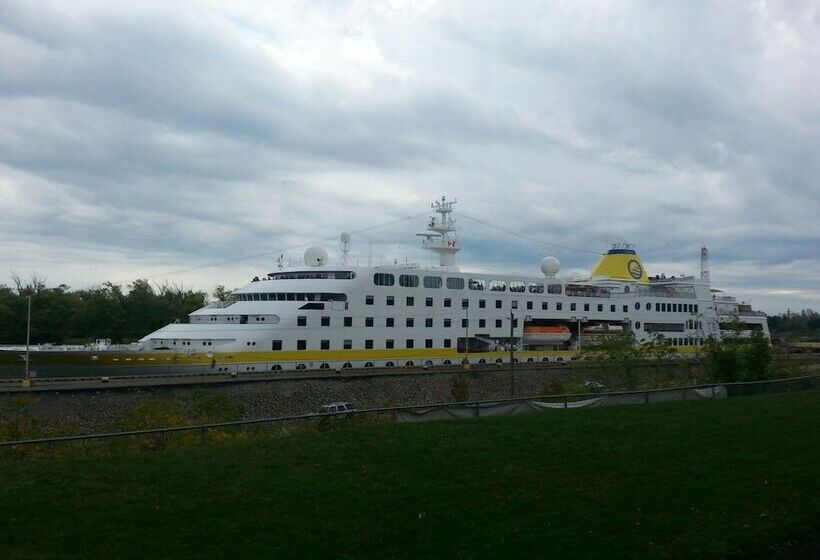 هتل The Inn At Lock Seven