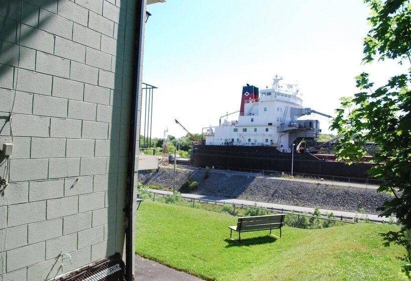 هتل The Inn At Lock Seven