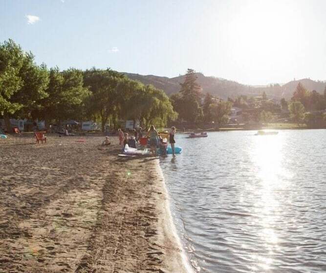 فندق The Lakeside Resort