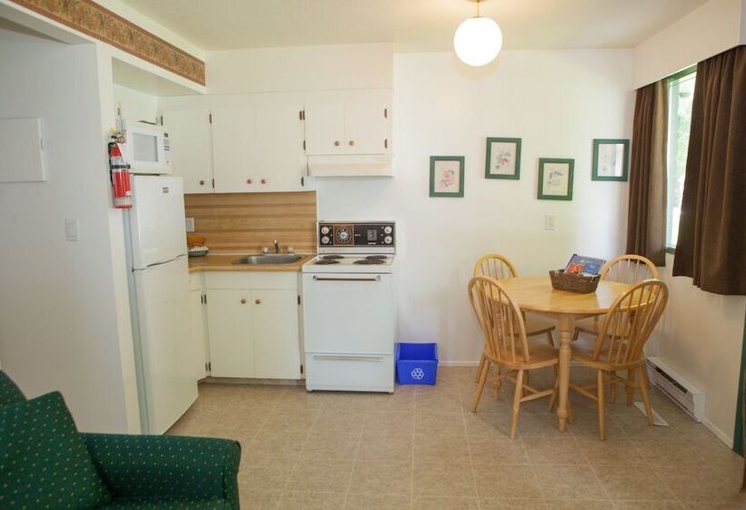 فندق The Lakeside Resort