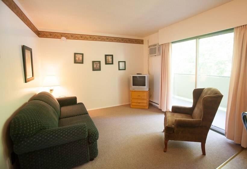 فندق The Lakeside Resort