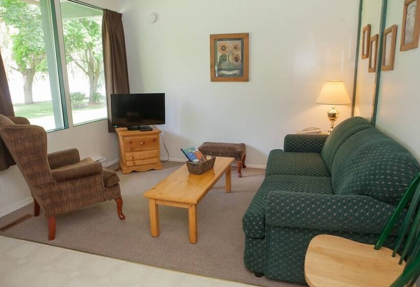 فندق The Lakeside Resort