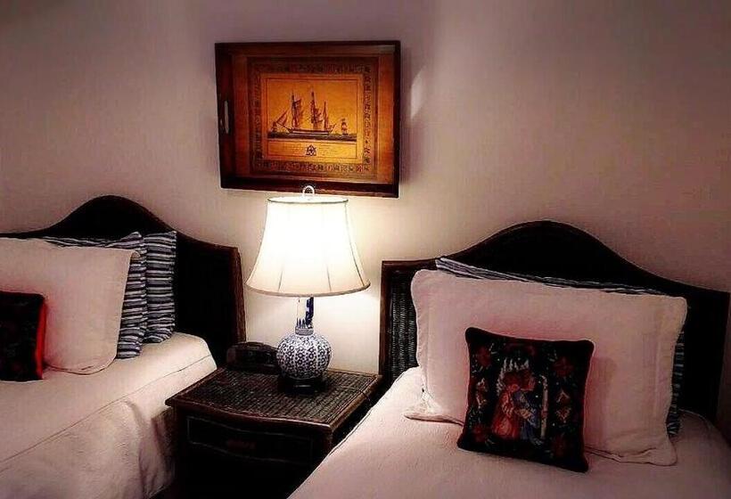 酒店 The Stone Hedge Bed And Breakfast