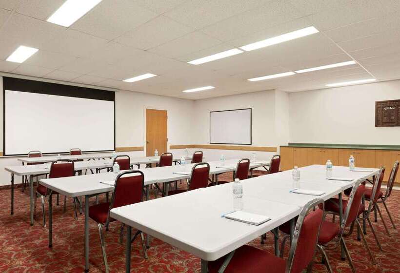 فندق Travelodge By Wyndham Port Elgin