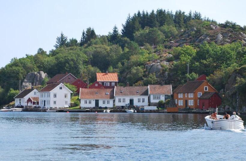 Отель Tregde Ferie