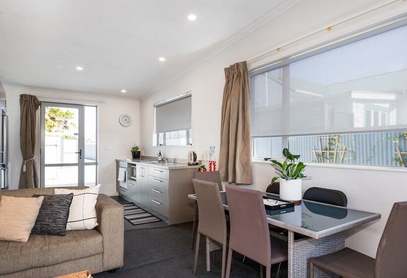 فندق Two Tree Lodge