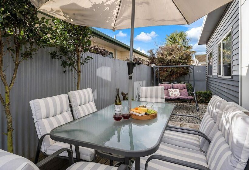 فندق Two Tree Lodge