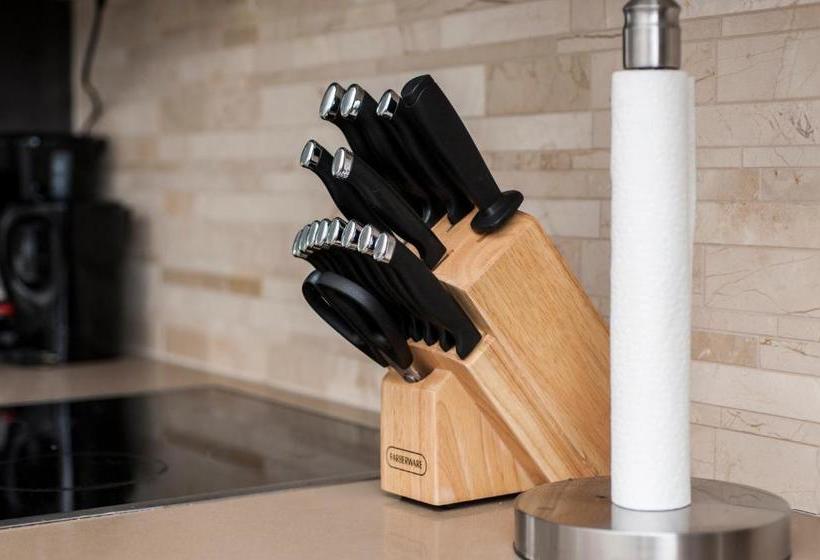 هتل Veeds Private Suites