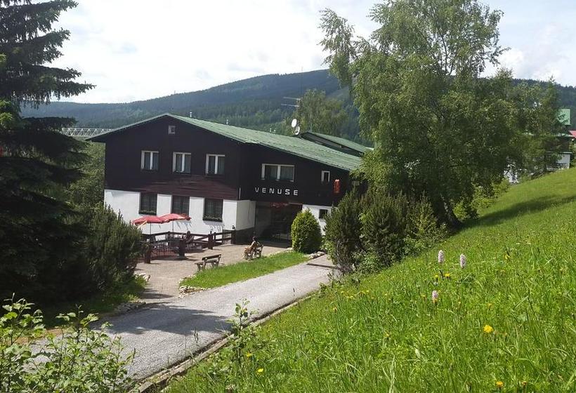 בית מלון כפרי Venuše