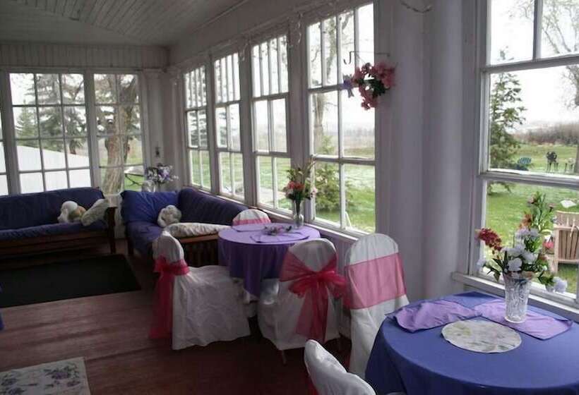 בית מלון כפרי Wakamow Heights Bed And Breakfast