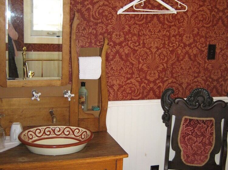 בית מלון כפרי Wakamow Heights Bed And Breakfast