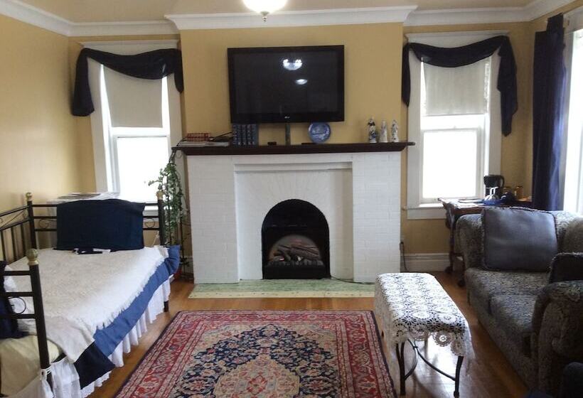 בית מלון כפרי Wakamow Heights Bed And Breakfast