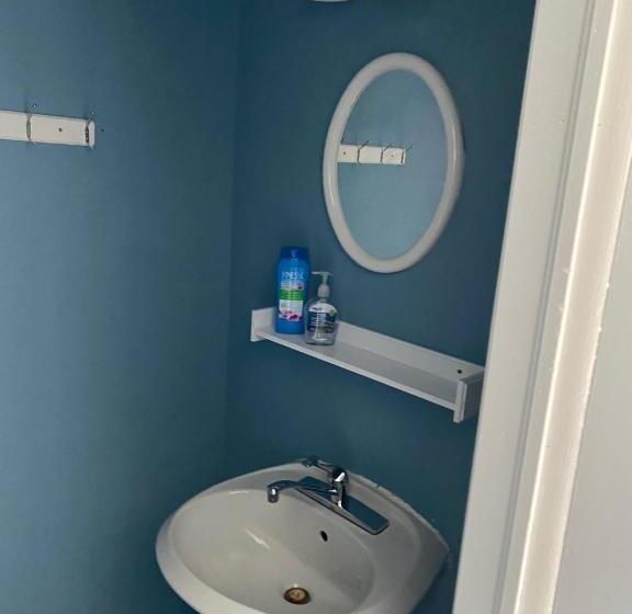 בית מלון כפרי Windspire Inn