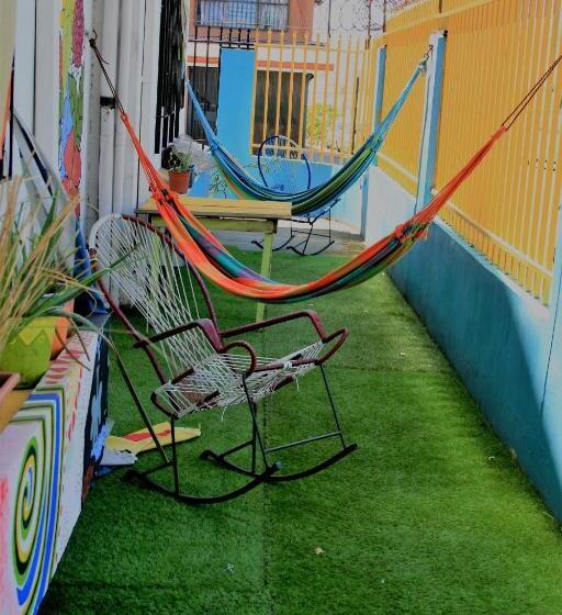 In The Wind Hostel And Guesthouse