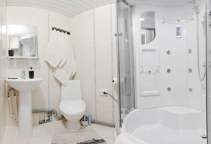 Lait Hotel On Bebelya