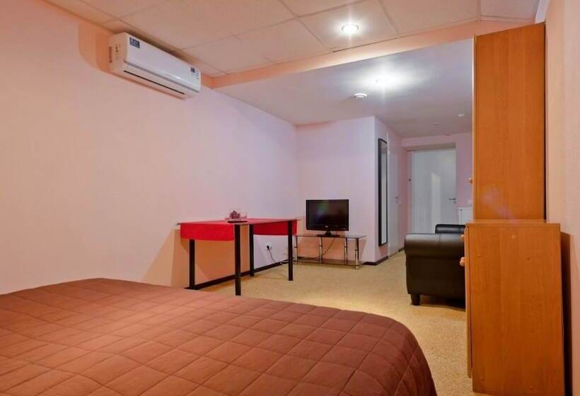 Lait Hotel On Bebelya