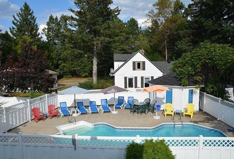 Motel Des Pentes Et Suites