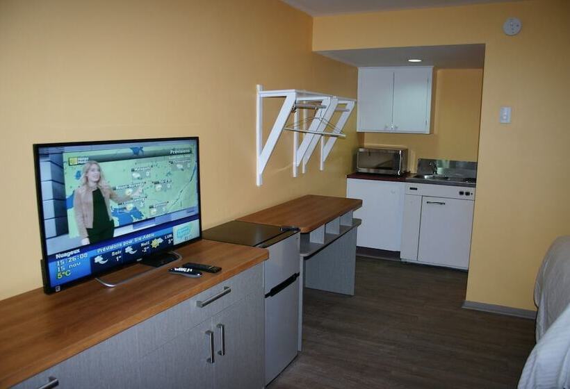 Motel Des Pentes Et Suites