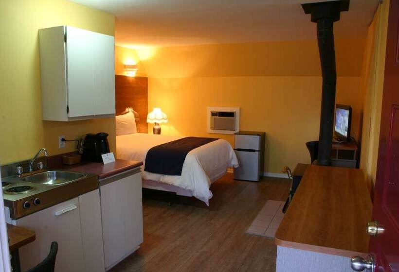 Motel Des Pentes Et Suites