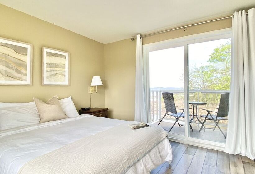 La Plage Motel