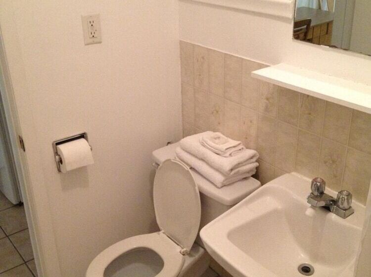 Pleasant Manor Motel