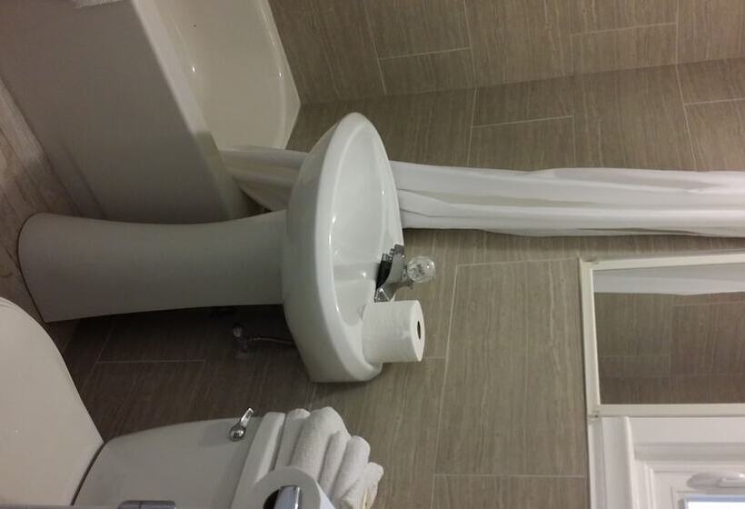 Pleasant Manor Motel