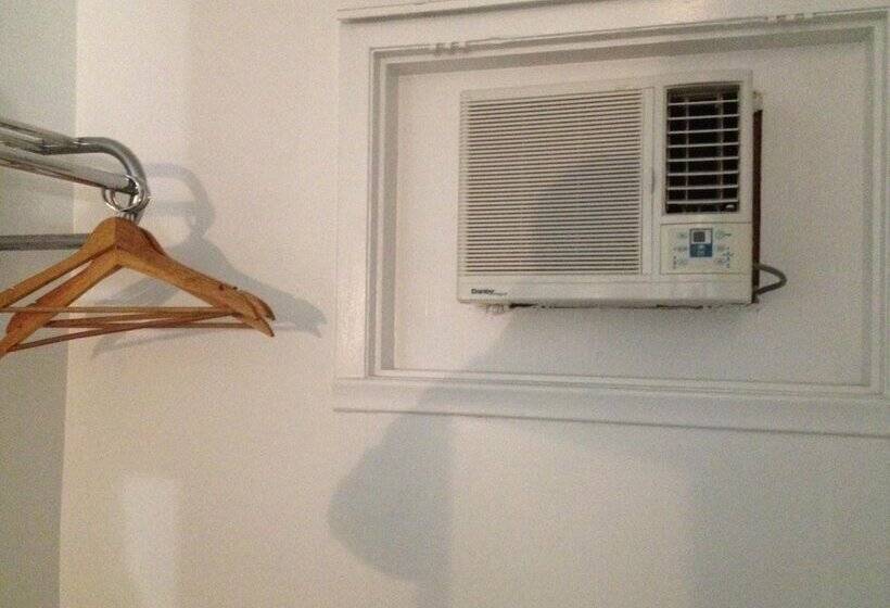 Pleasant Manor Motel