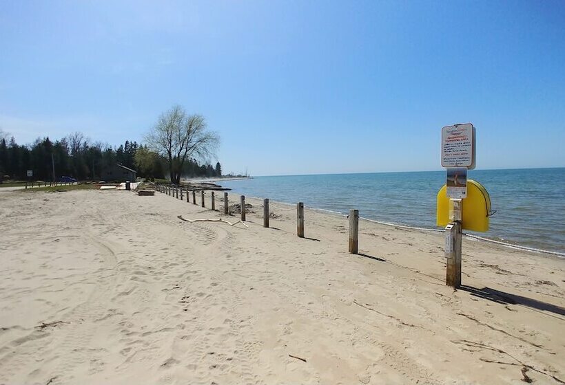 Sand Castle Suites Motel