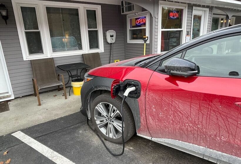 Sleep Woodstock Motel