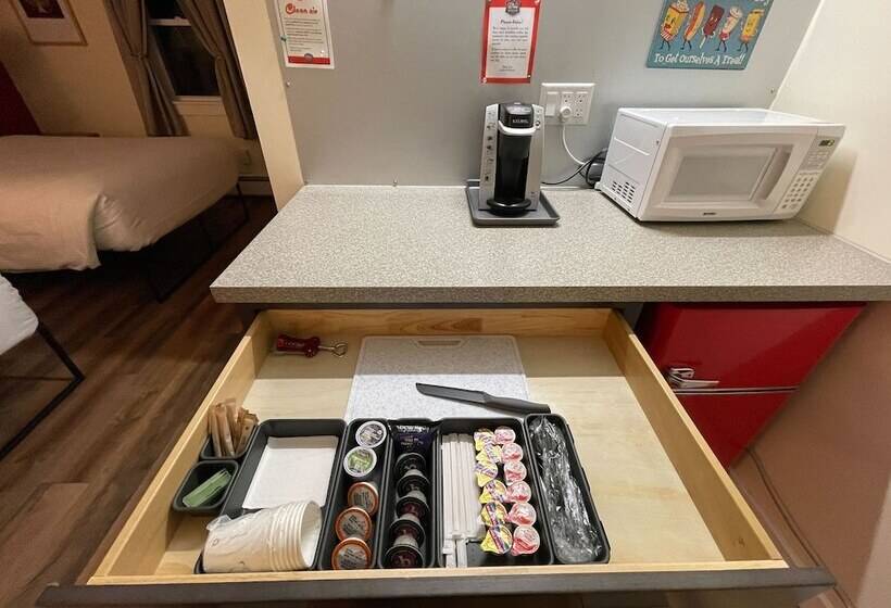 Sleep Woodstock Motel